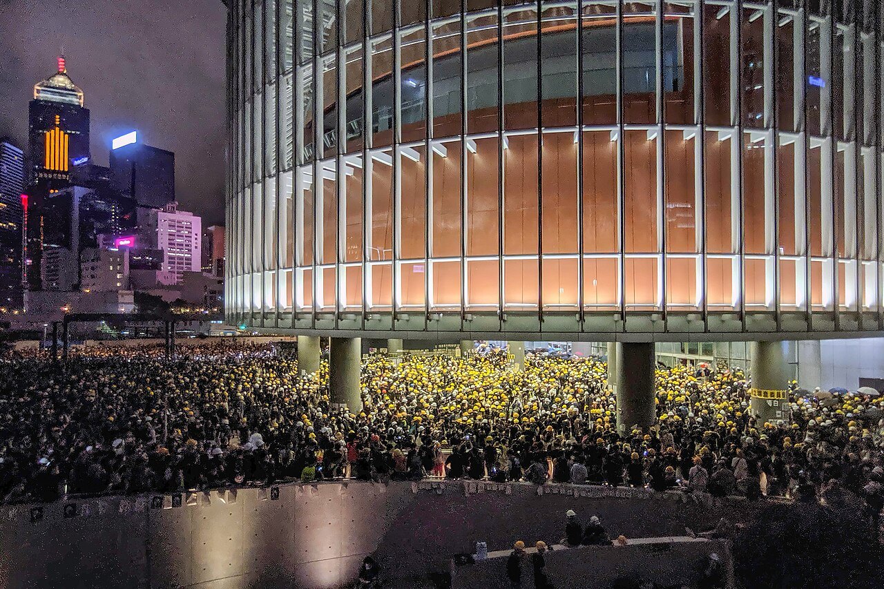 2019 年 7 月 1 日,香港市民大规模游行抗争。