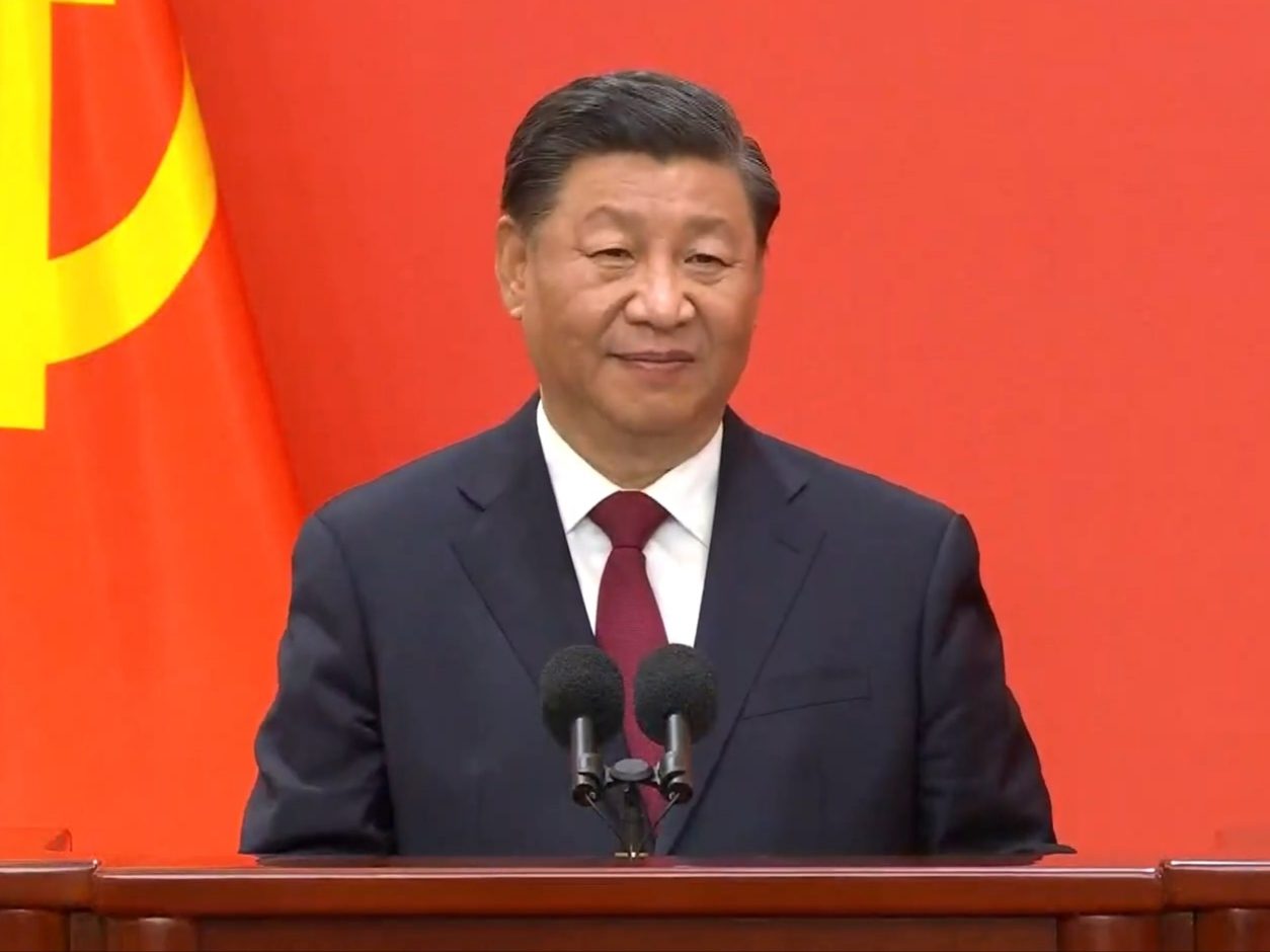 2022 年 10 月 23 日,习近平在中共二十届一中全会后亮相,开启总书记第三个任期。自 2018 年修宪删除国家主
